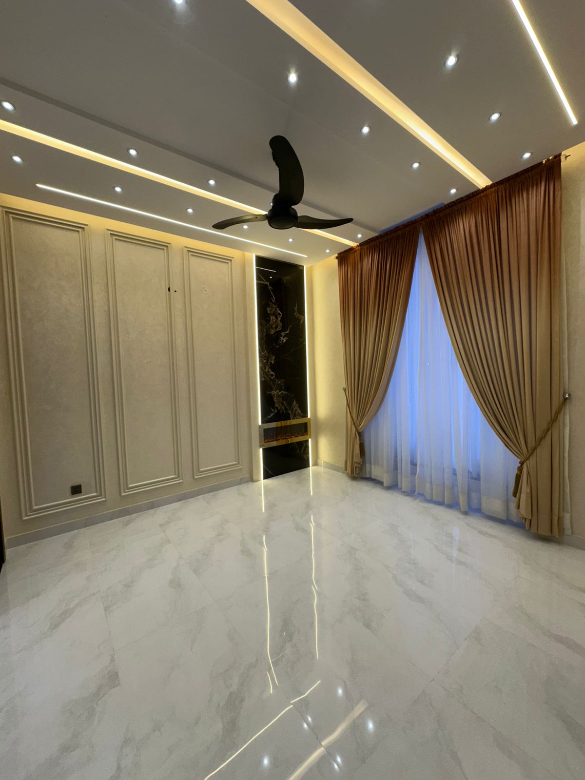 10 Marla Luxury Designer House - Image 19