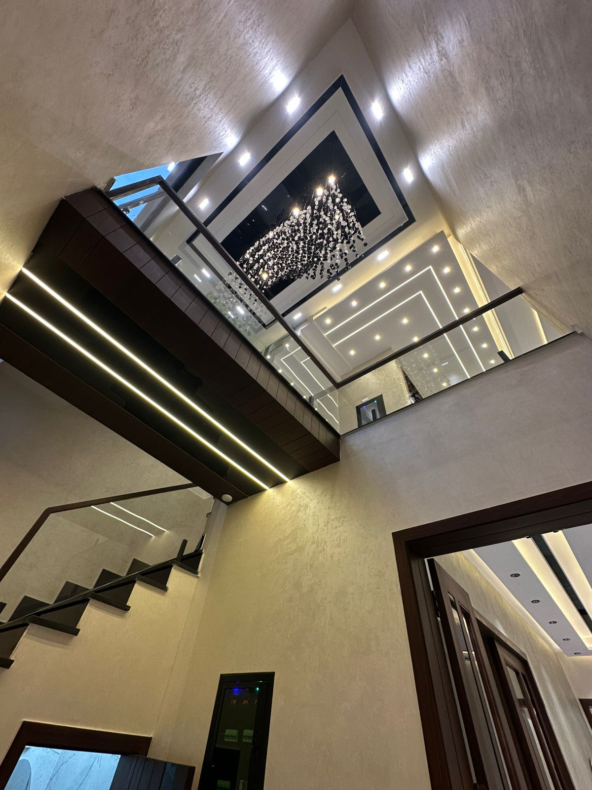 10 Marla Luxury Designer House - Image 20