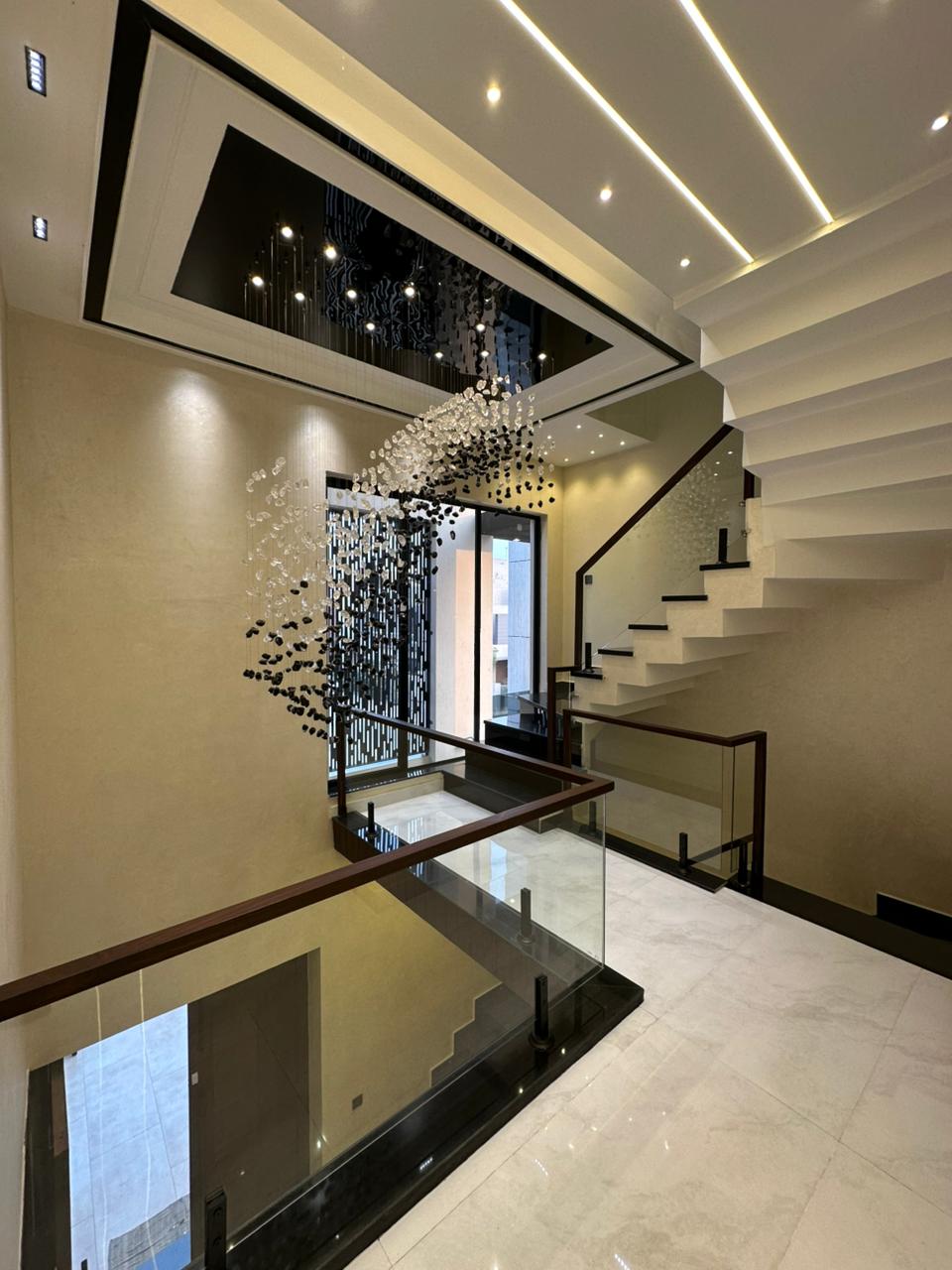 10 Marla Luxury Designer House - Image 32