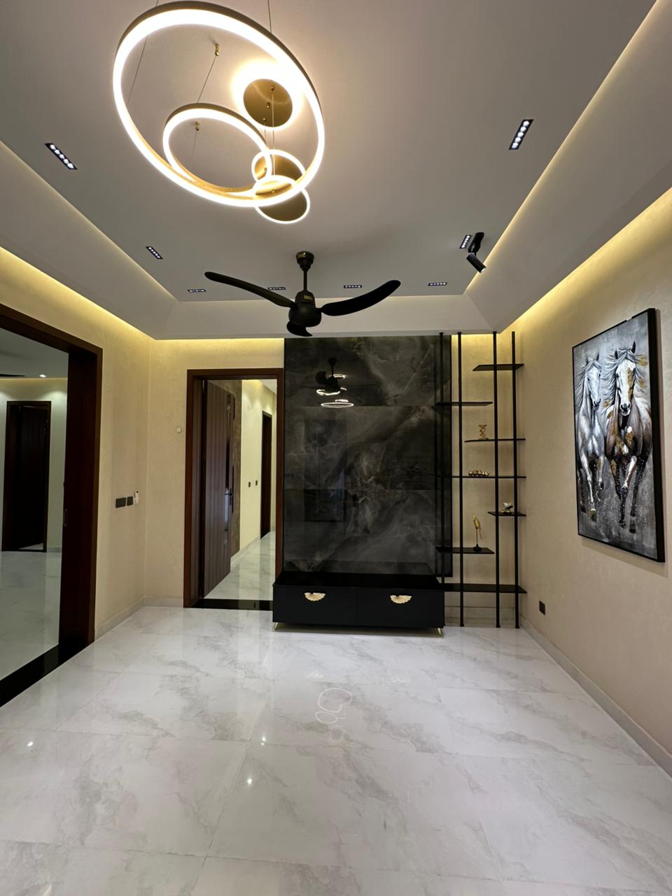 10 Marla Luxury Designer House - Image 33