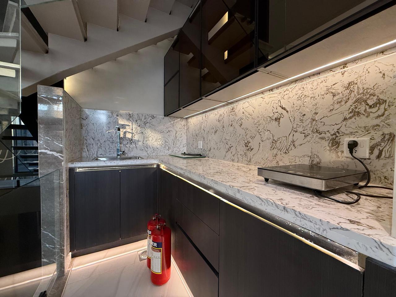 10 Marla Luxury Designer Furnished House - Image 12