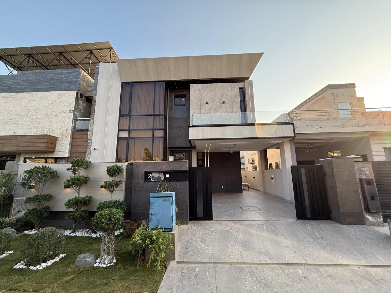 10 Marla Luxury Designer Furnished House