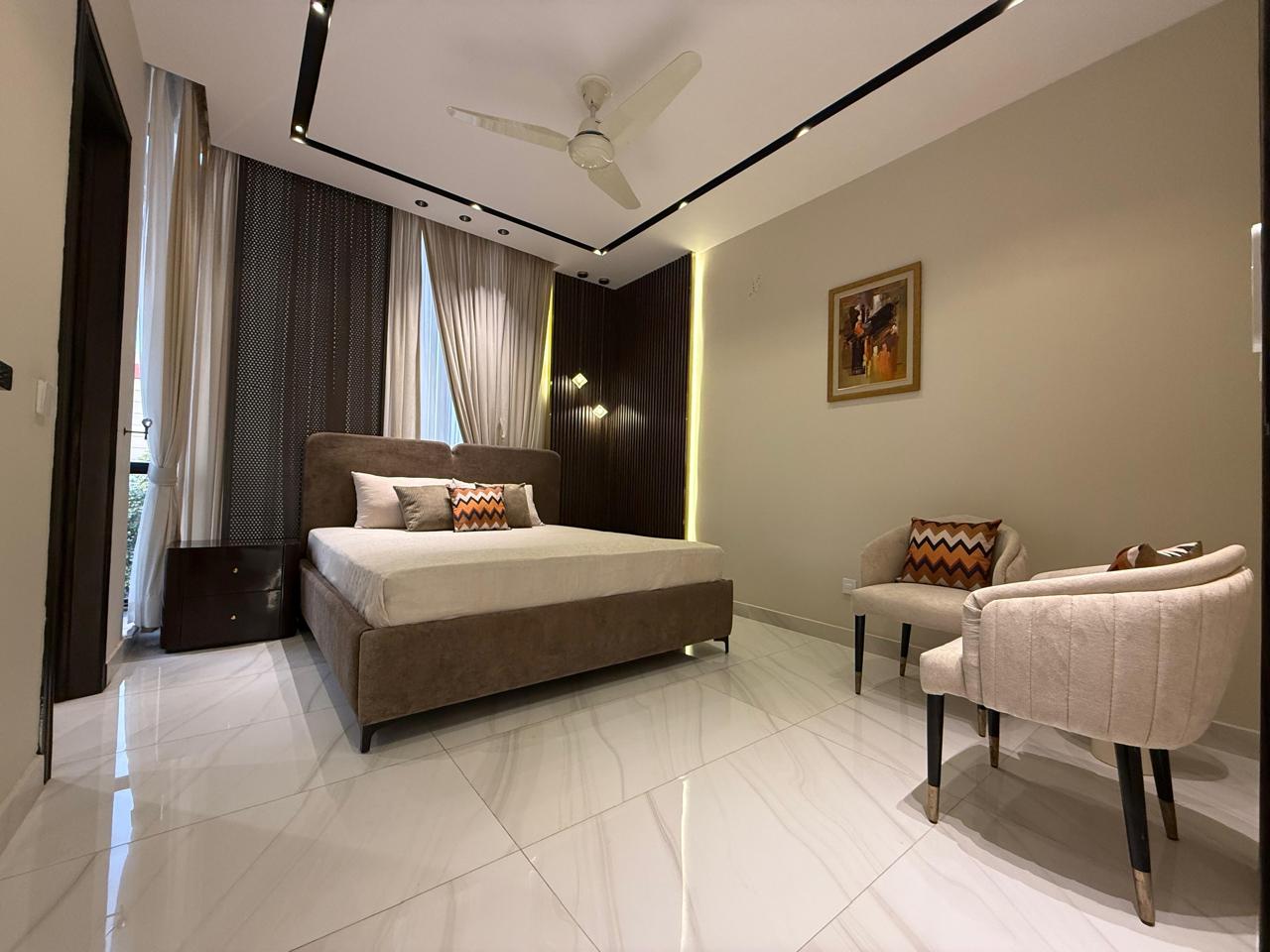 10 Marla Luxury Designer Furnished House - Image 9