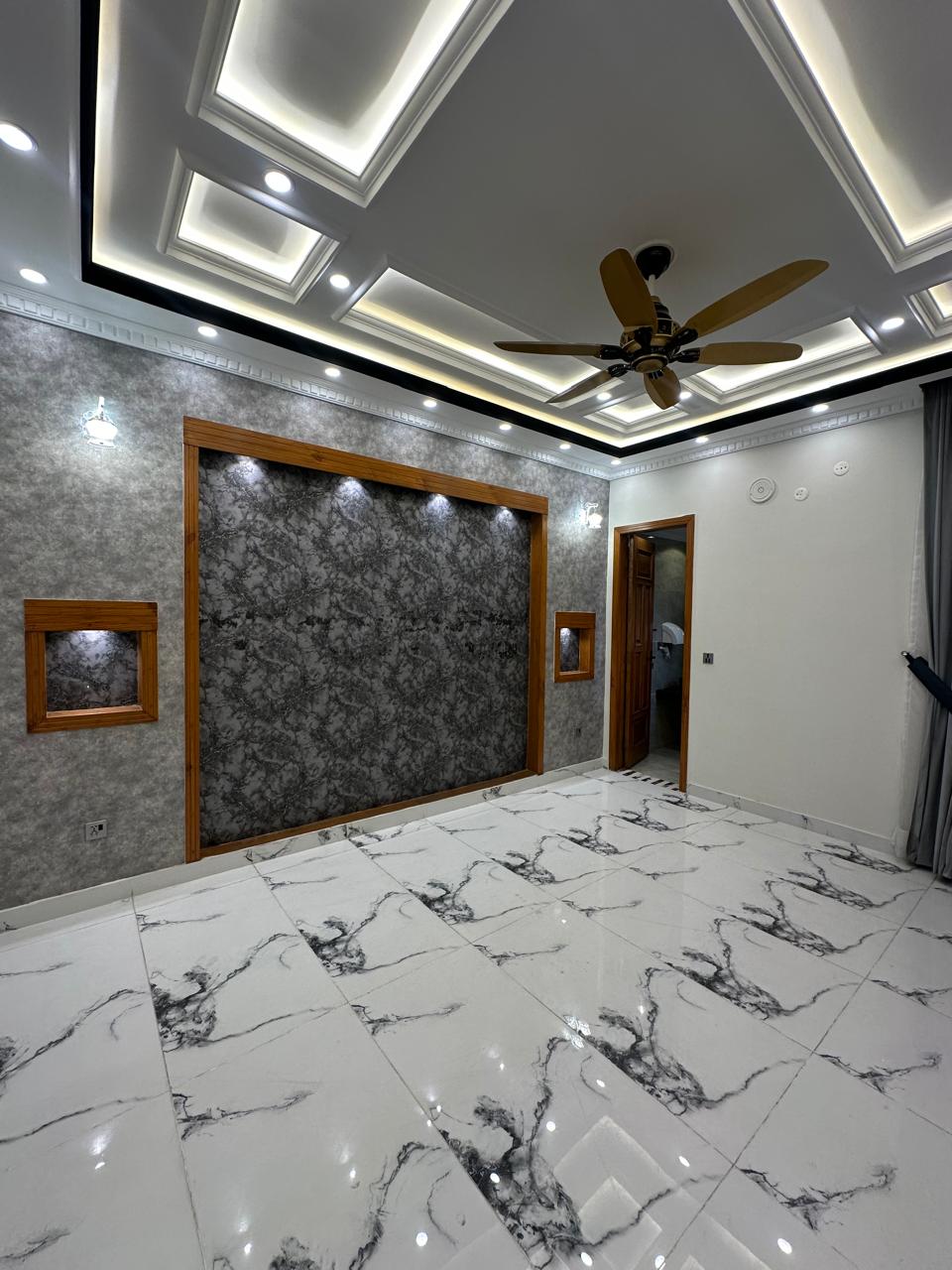 10 Marla House in Johar Block - Image 17