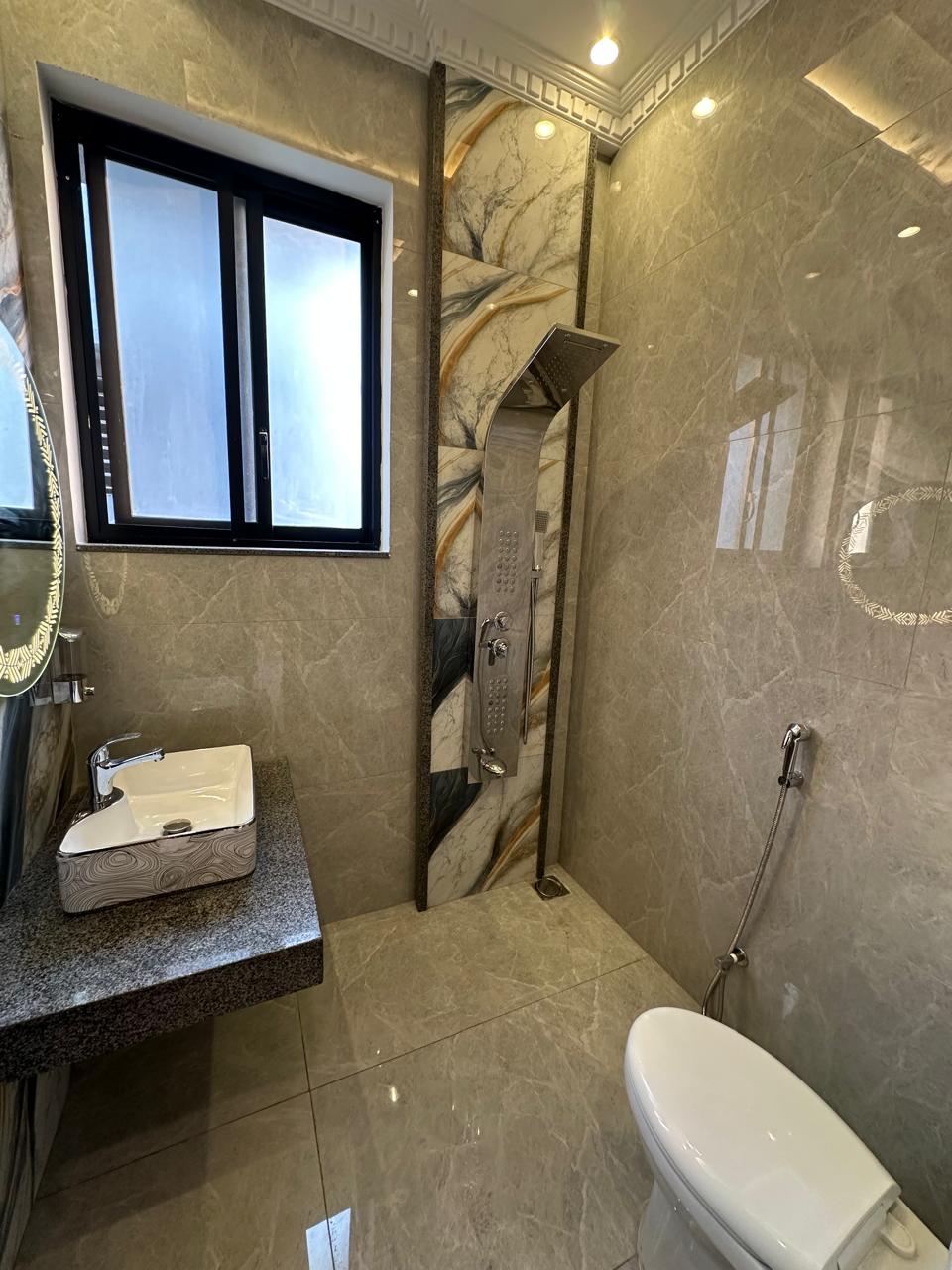 10 Marla House in Johar Block - Image 29